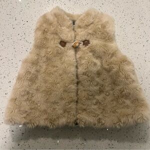 20% off $40+! ZARA Faux Fur Tan Vest Fully Lined Navy Stars Print Size 6/9months
